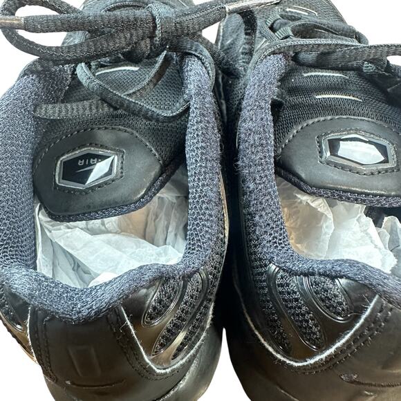 Nike Air Max Plus Little Kids' Shoes (CD0610-001, Black/Black-Black) Size 3Y - Picture 12 of 16